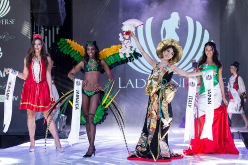 Lady-Universe-2018-1913