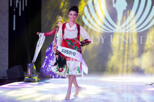 Lady-Universe-2018-1951
