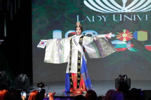 LadyUniverse2019-8220