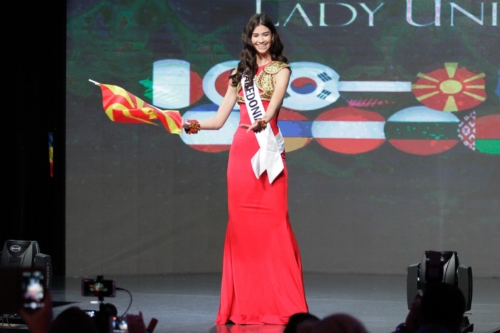 LadyUniverse2019-8275