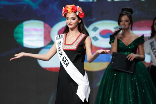 LadyUniverse2019-8498