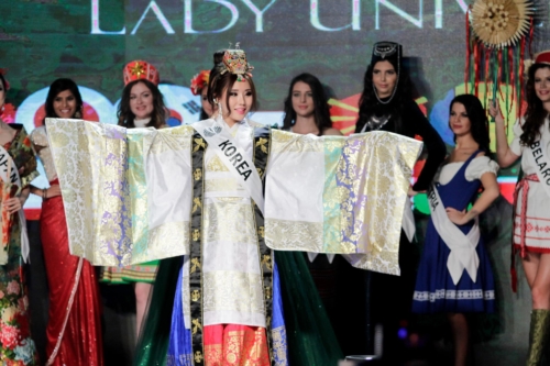 LadyUniverse2019-8582