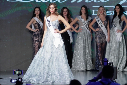 LadyUniverse2019-0702